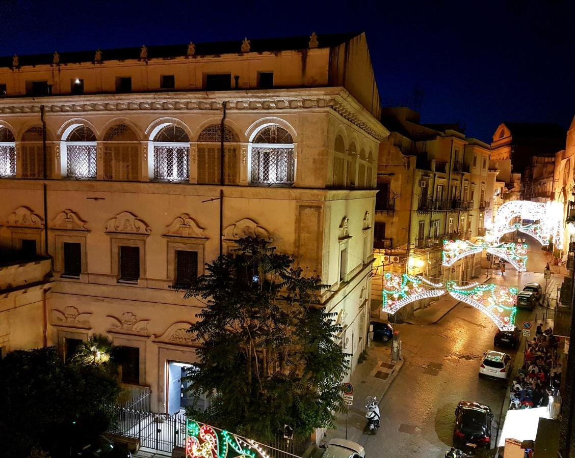 Sweet Home In The City Center Palermo Exterior foto